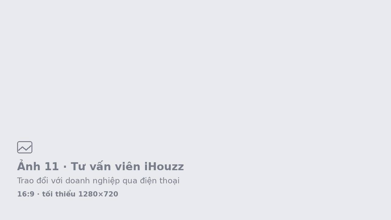 Tư vấn viên iHouzz trao đổi với doanh nghiệp qua điện thoại